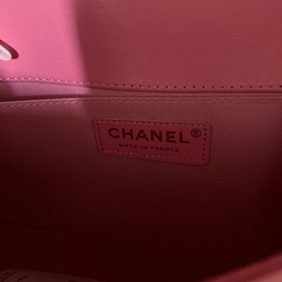 Chanel Medium Quilted Pink Boy Bag - Picture 11 of 11